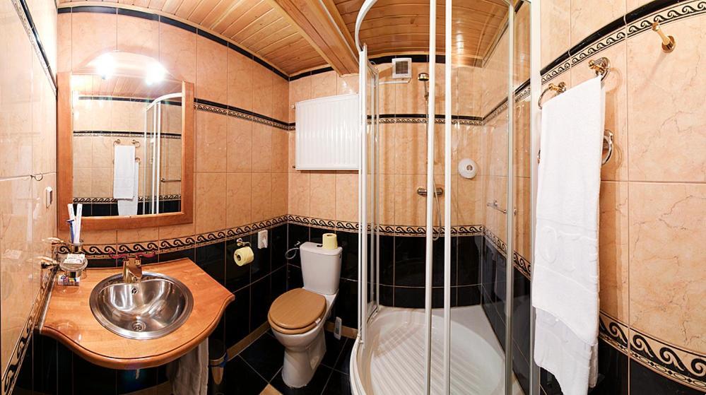 Pensjonat Galery Swiebodzice Ruang foto